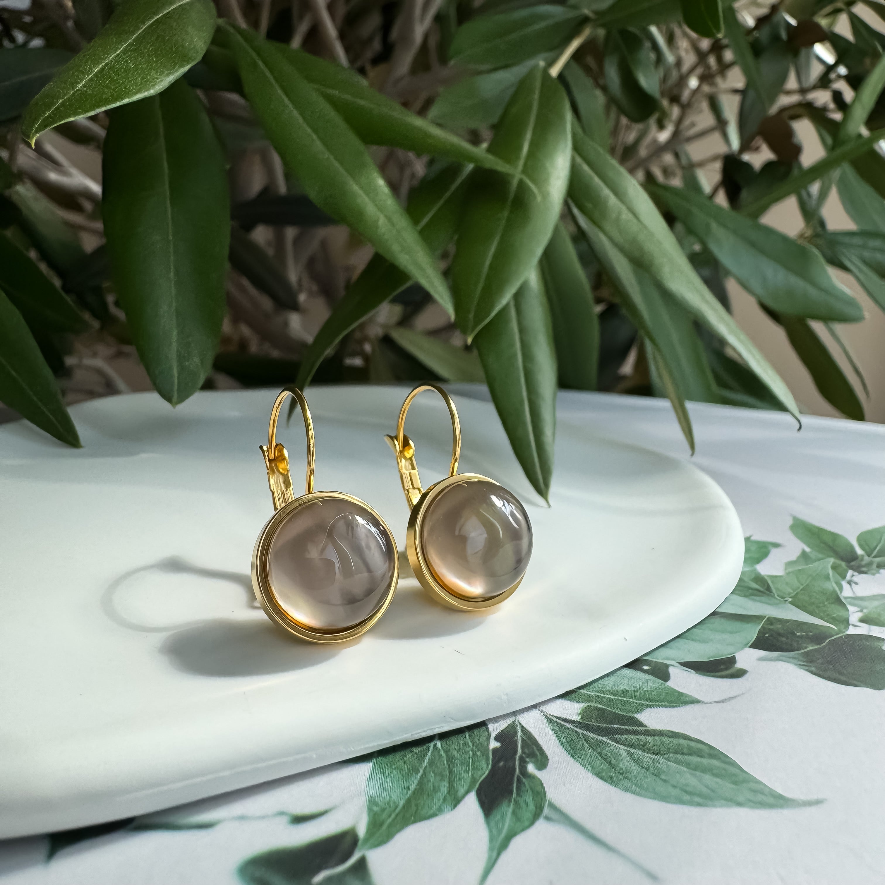 《スモーキークォーツ|Smoky Quartz》× 《シェル|Shell》ゴールドピアス/天然石フレンチフックピアス大/Anuenue✴︎jewelry