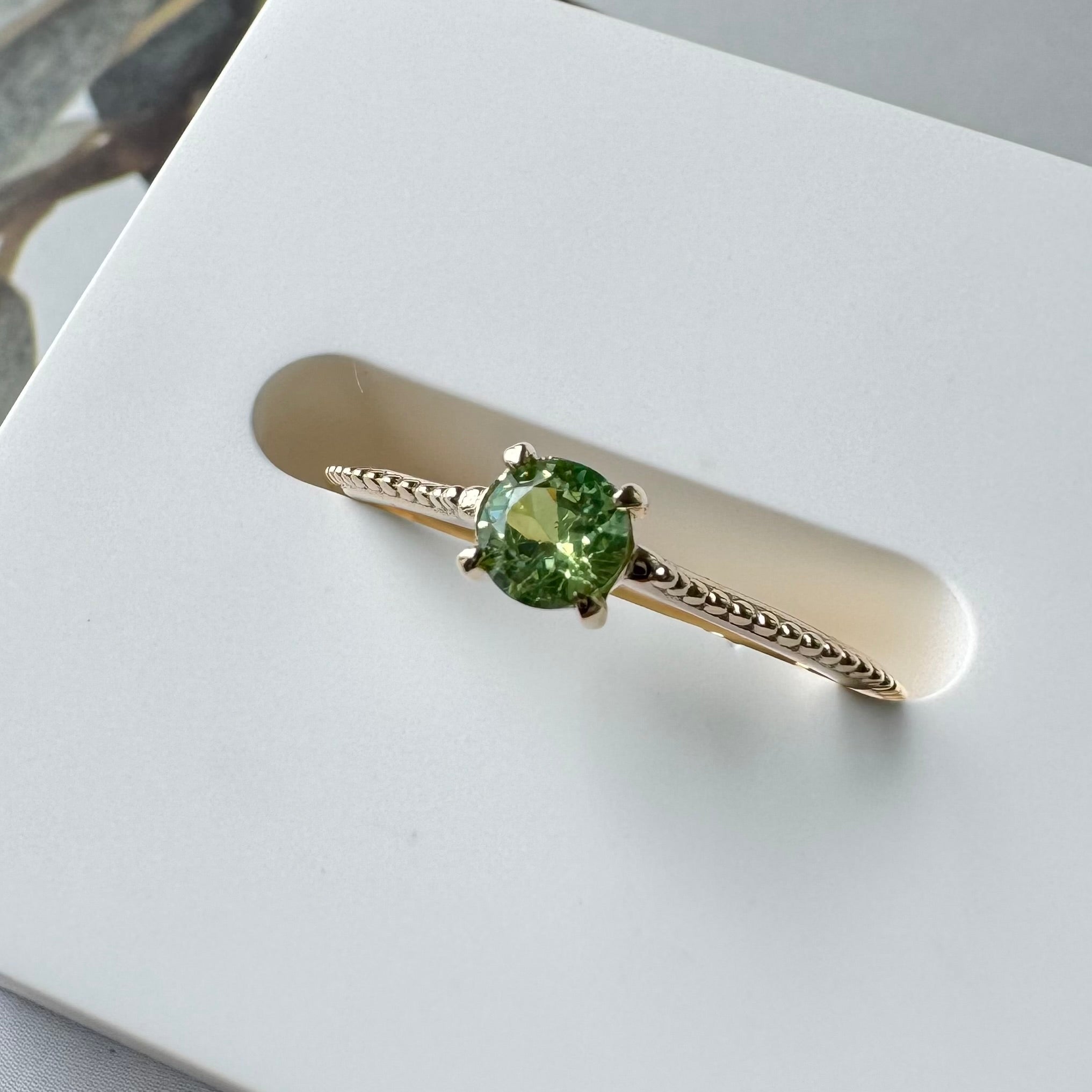 《デマントイドガーネット|Demantoid Garnet》・K10YGリング