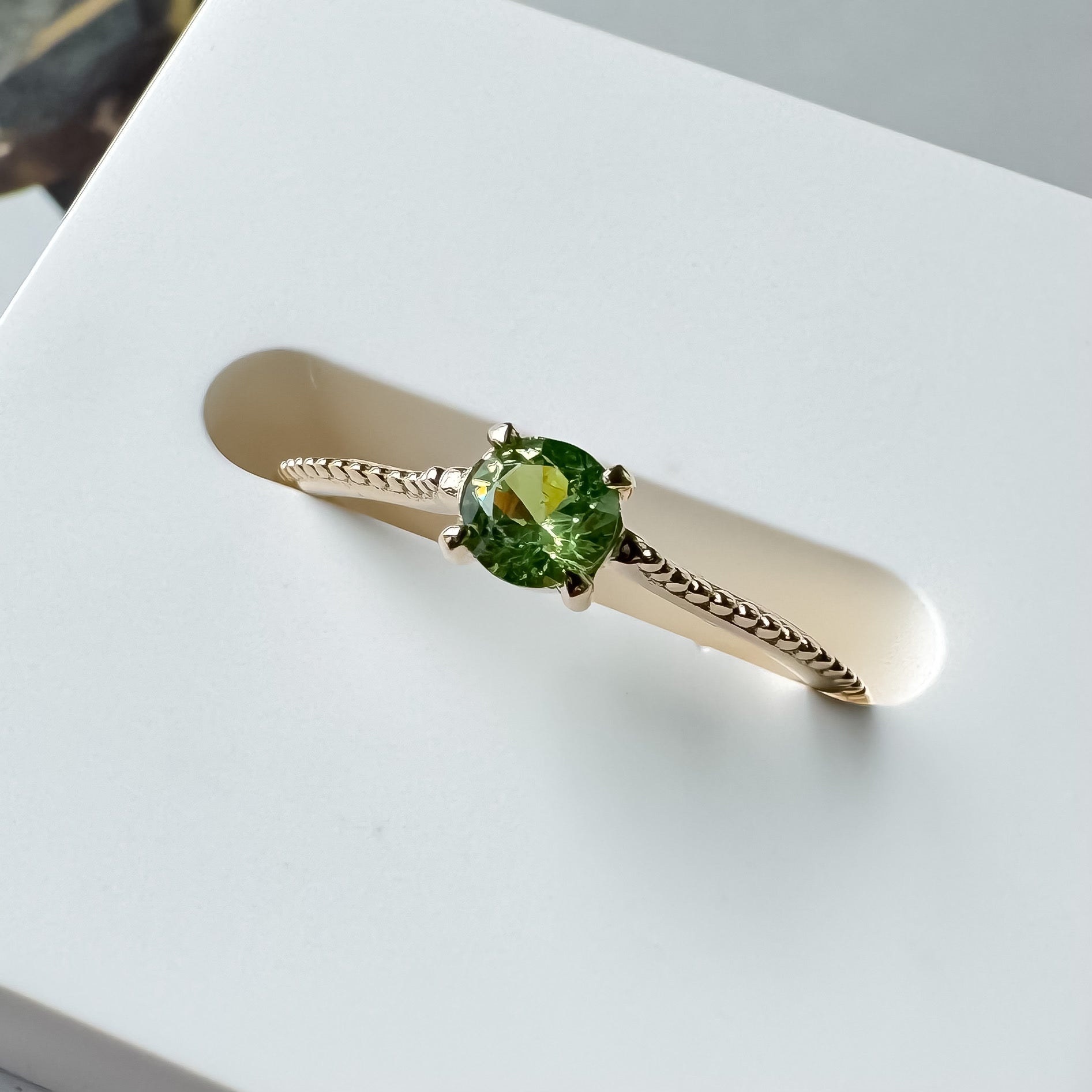 《デマントイドガーネット|Demantoid Garnet》・K10YGリング