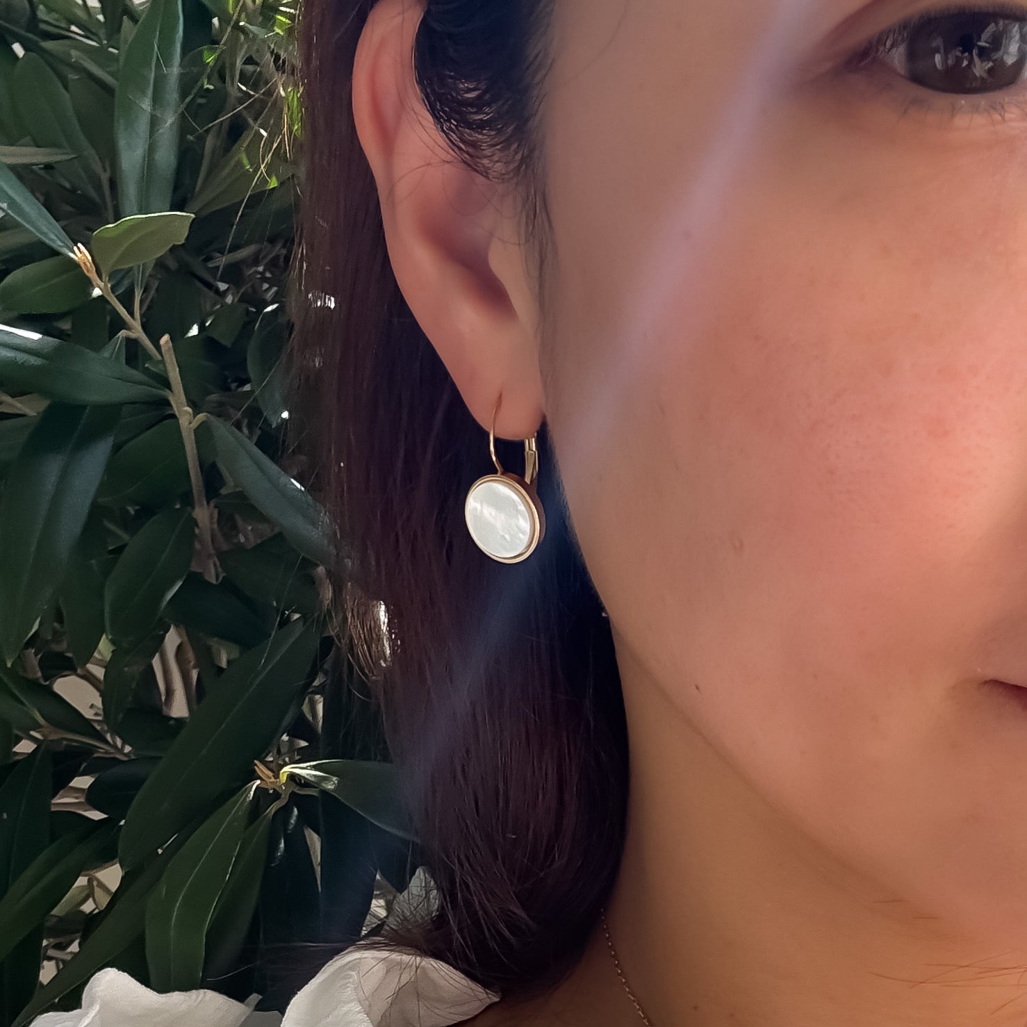《ホワイトシェル|White Shell》ゴールドピアス/天然石フレンチフックピアス大/Anuenue✴︎jewelry.