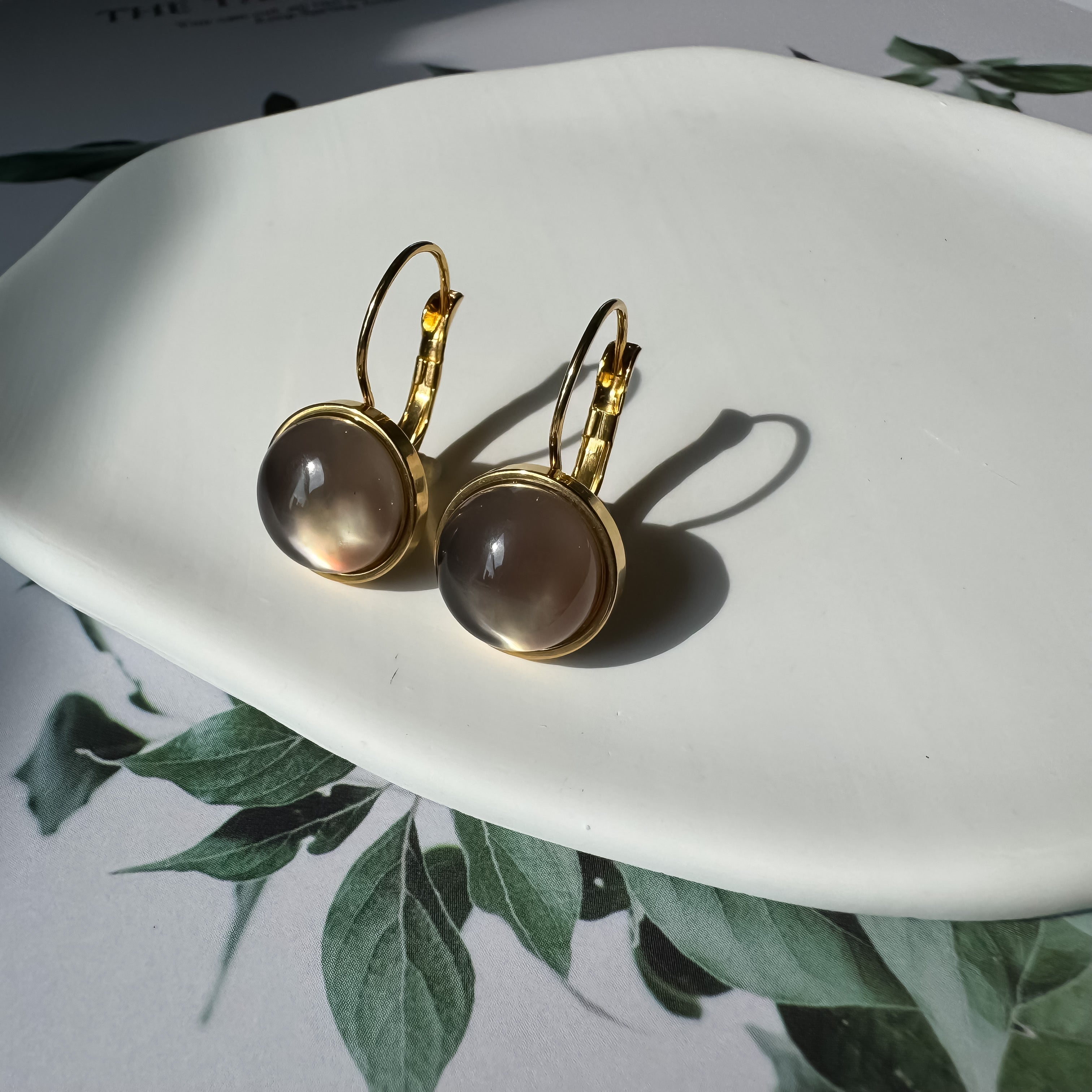 《スモーキークォーツ|Smoky Quartz》× 《シェル|Shell》ゴールドピアス/天然石フレンチフックピアス大/Anuenue✴︎jewelry