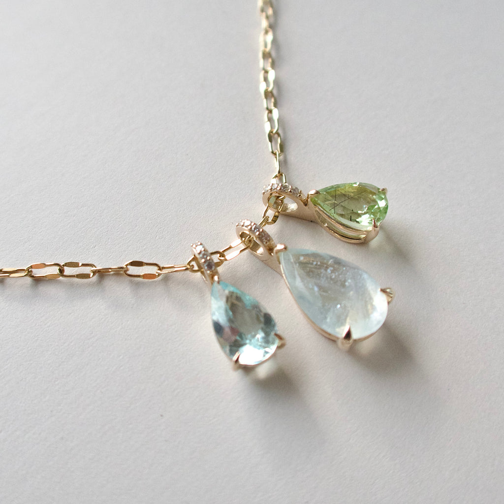 《シンデレラアクアマリン｜Cinderella Aquamarine》ペアシェイプ天然石ネックレストップ