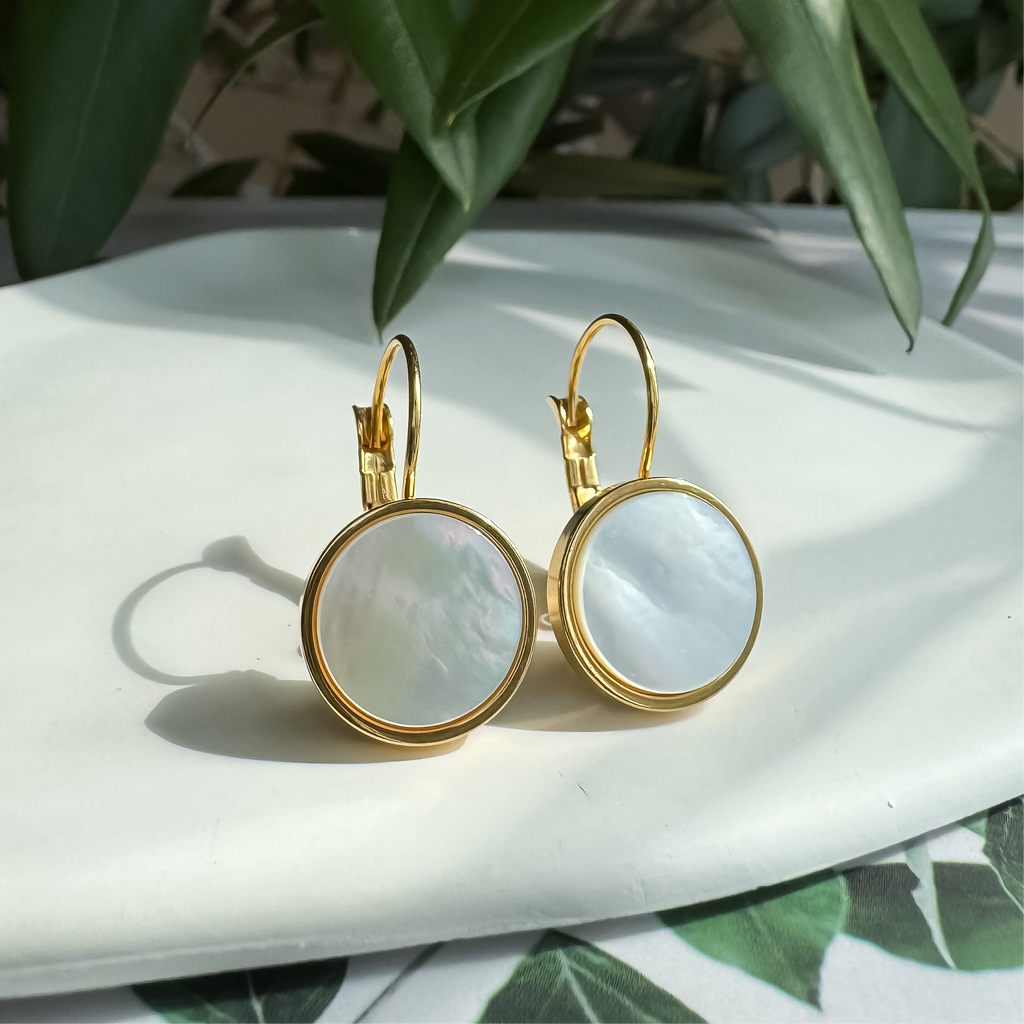 《ホワイトシェル｜White Shell》ゴールドピアス／天然石フレンチフックピアス大／Anuenue✴︎jewelry.