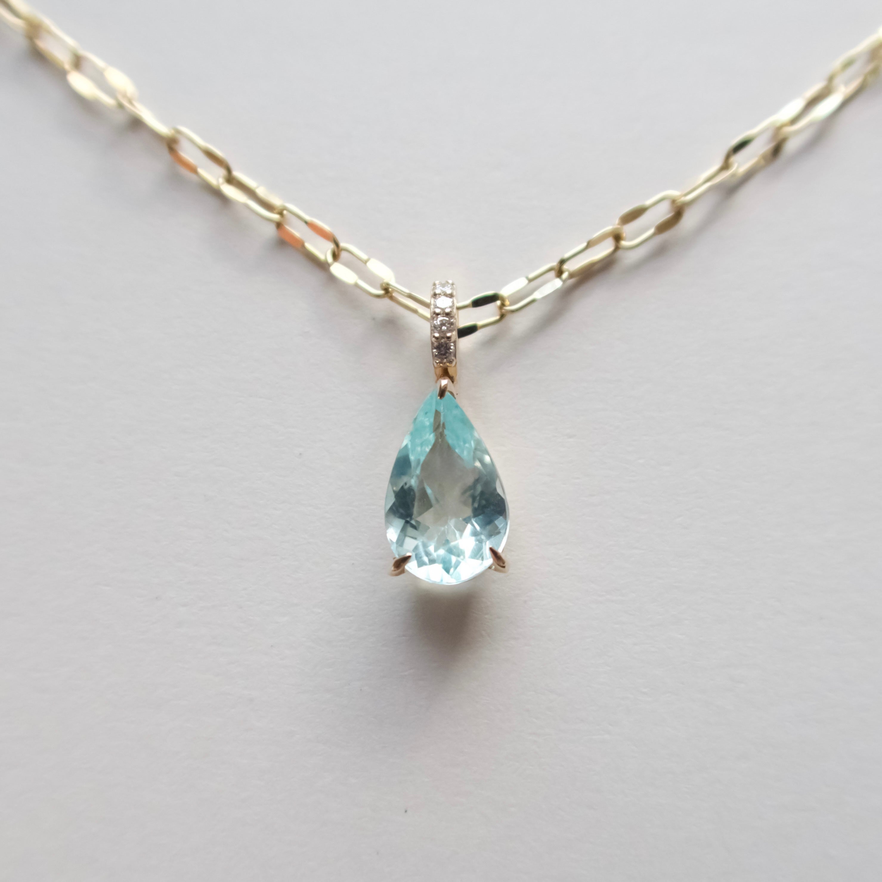 《アンブリゴナイト｜Amblygonite》人魚姫の涙　ペアシェイプ天然石／一点物ネックレストップ