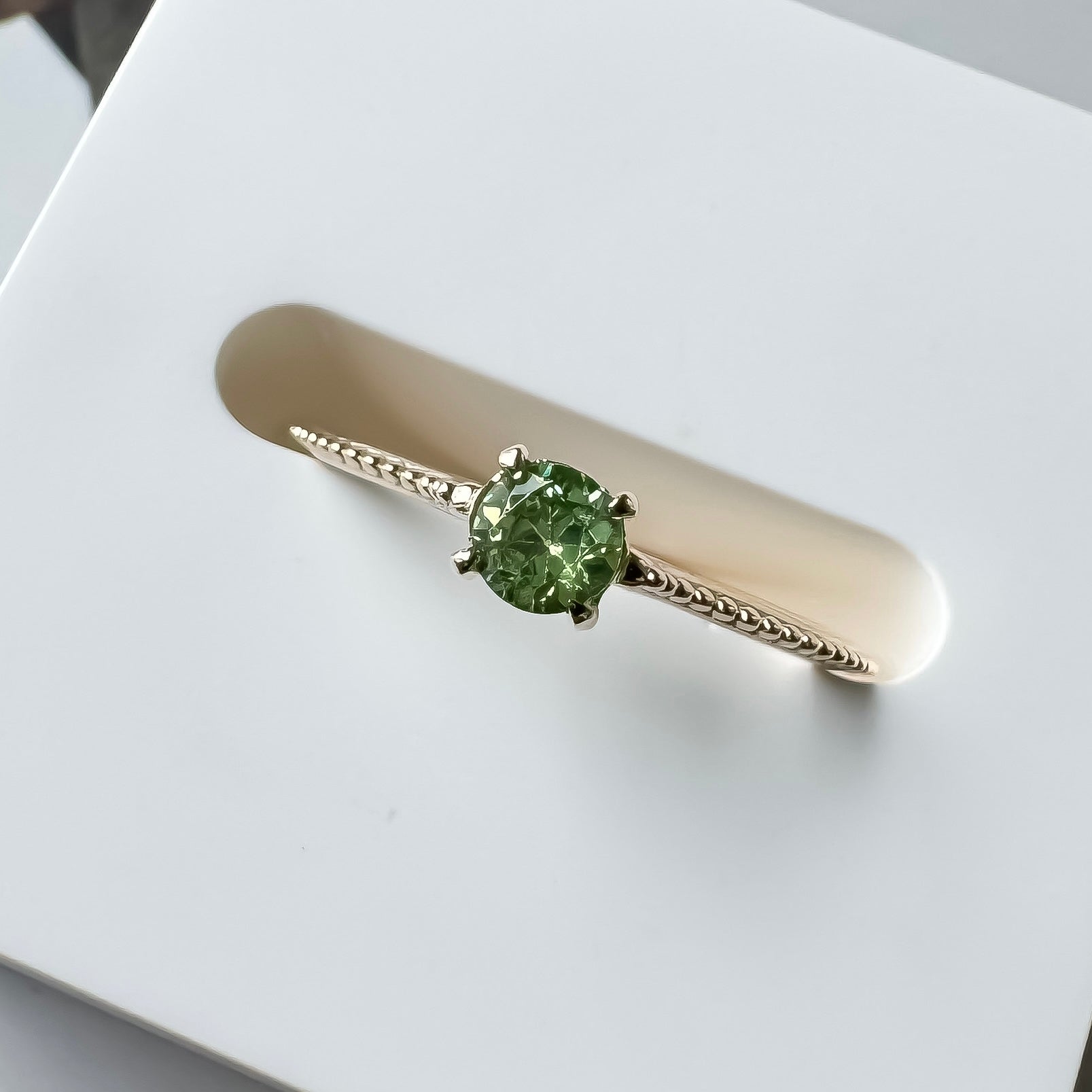 《デマントイドガーネット｜Demantoid Garnet》・K10YGリング