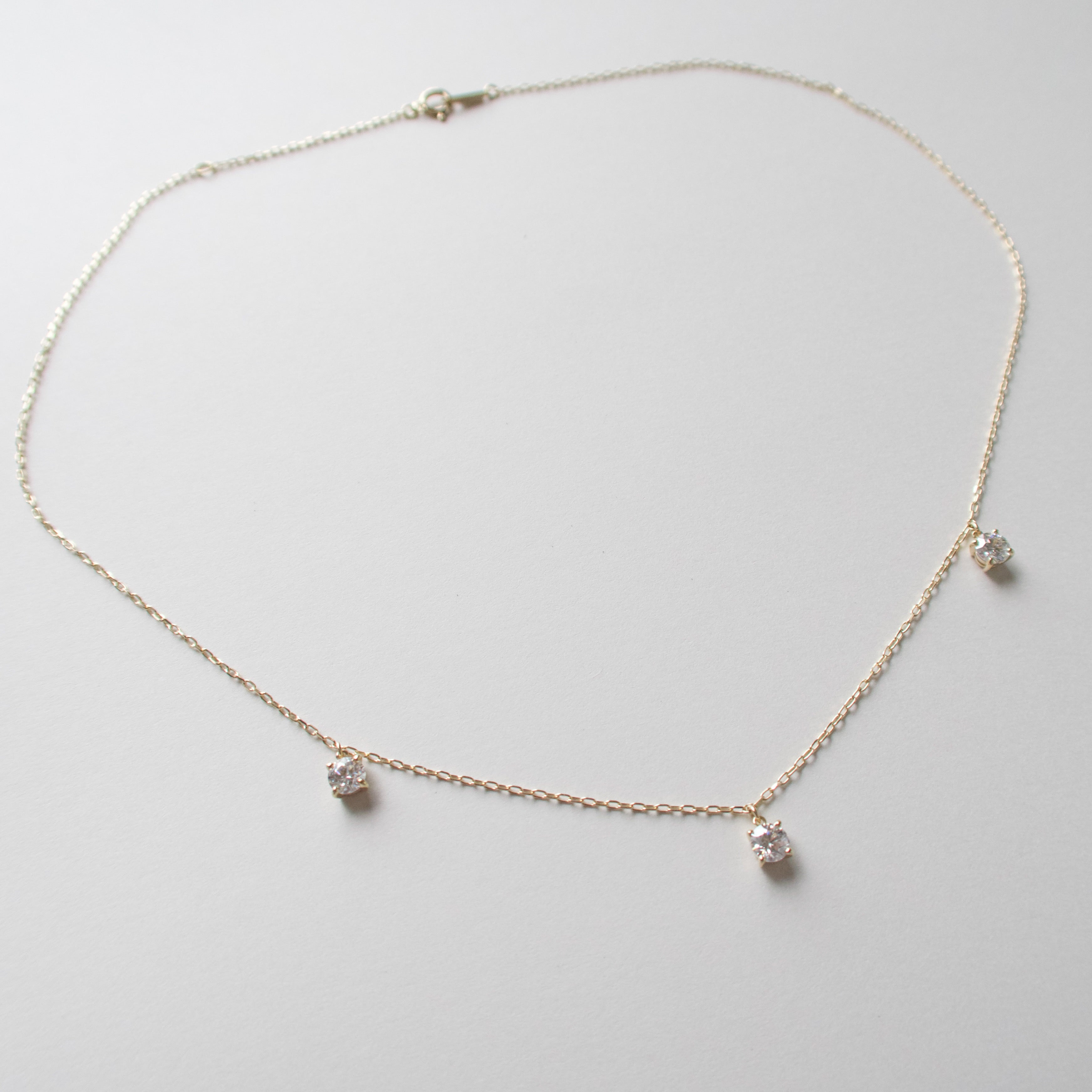 K10YG・Trio Glow《モアサナイトダイヤ｜Moissanite Diamond》ネックレス