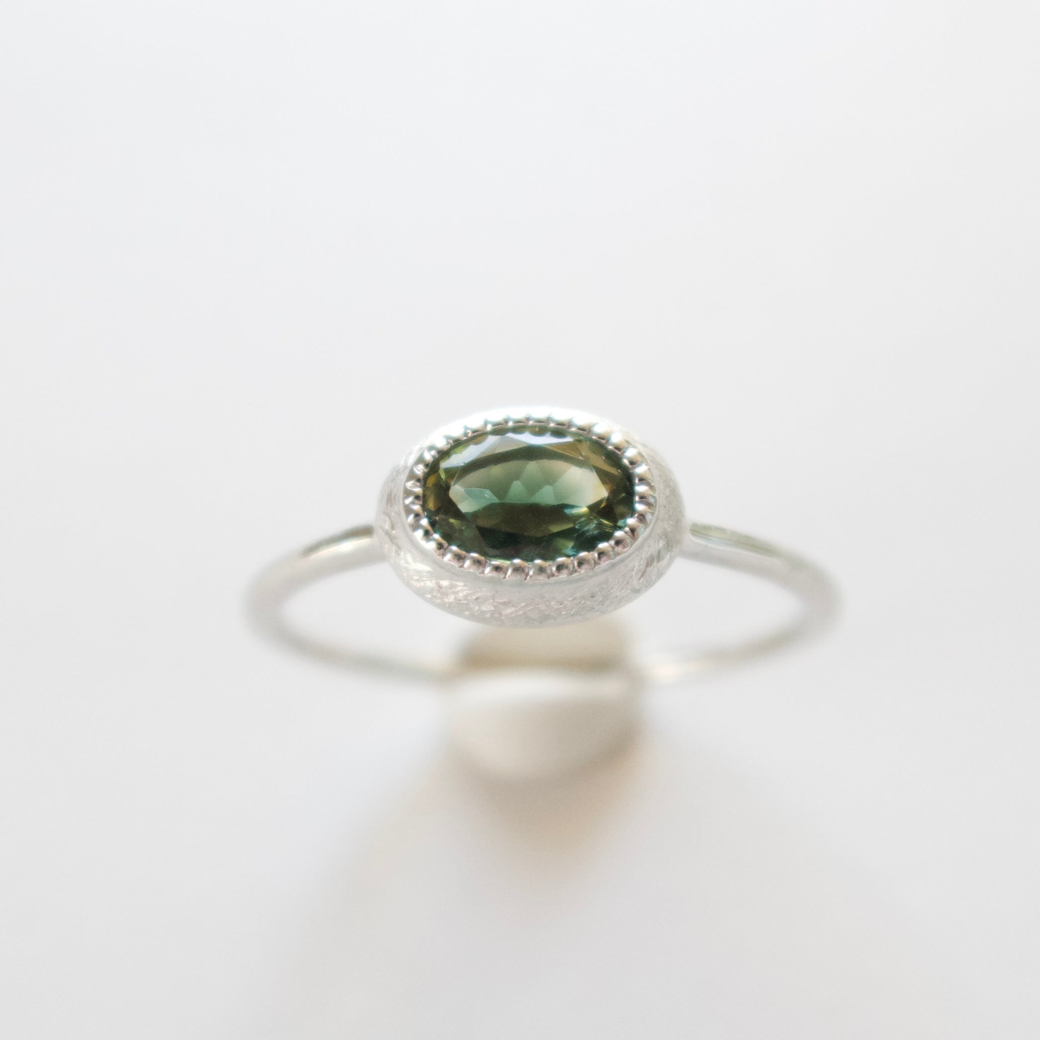 《グリーントルマリン｜Green Tourmaline》バイカラー天然石リング／silver925