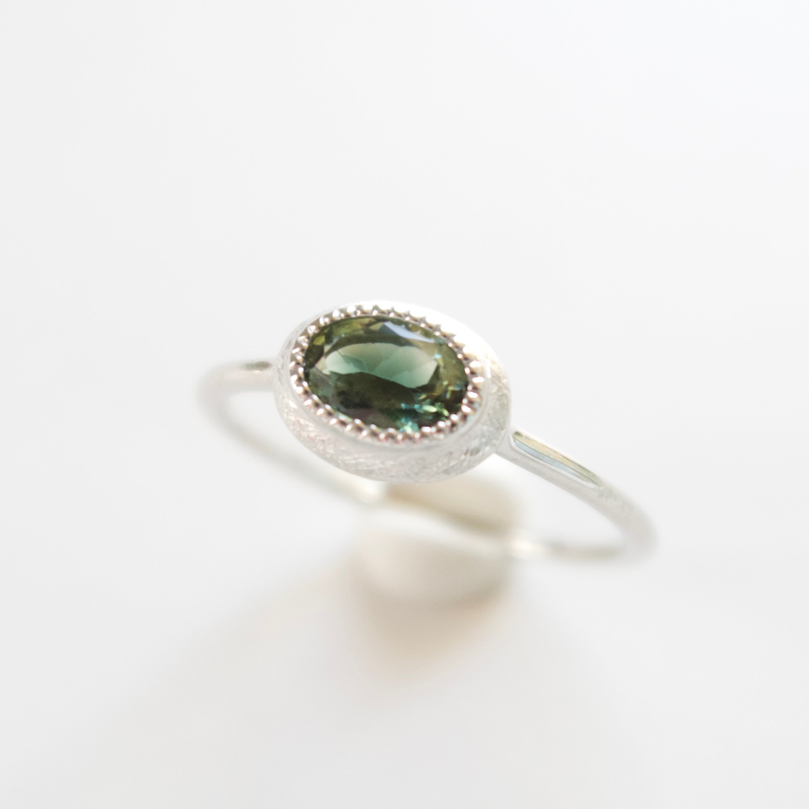 《グリーントルマリン｜Green Tourmaline》バイカラー天然石リング／silver925