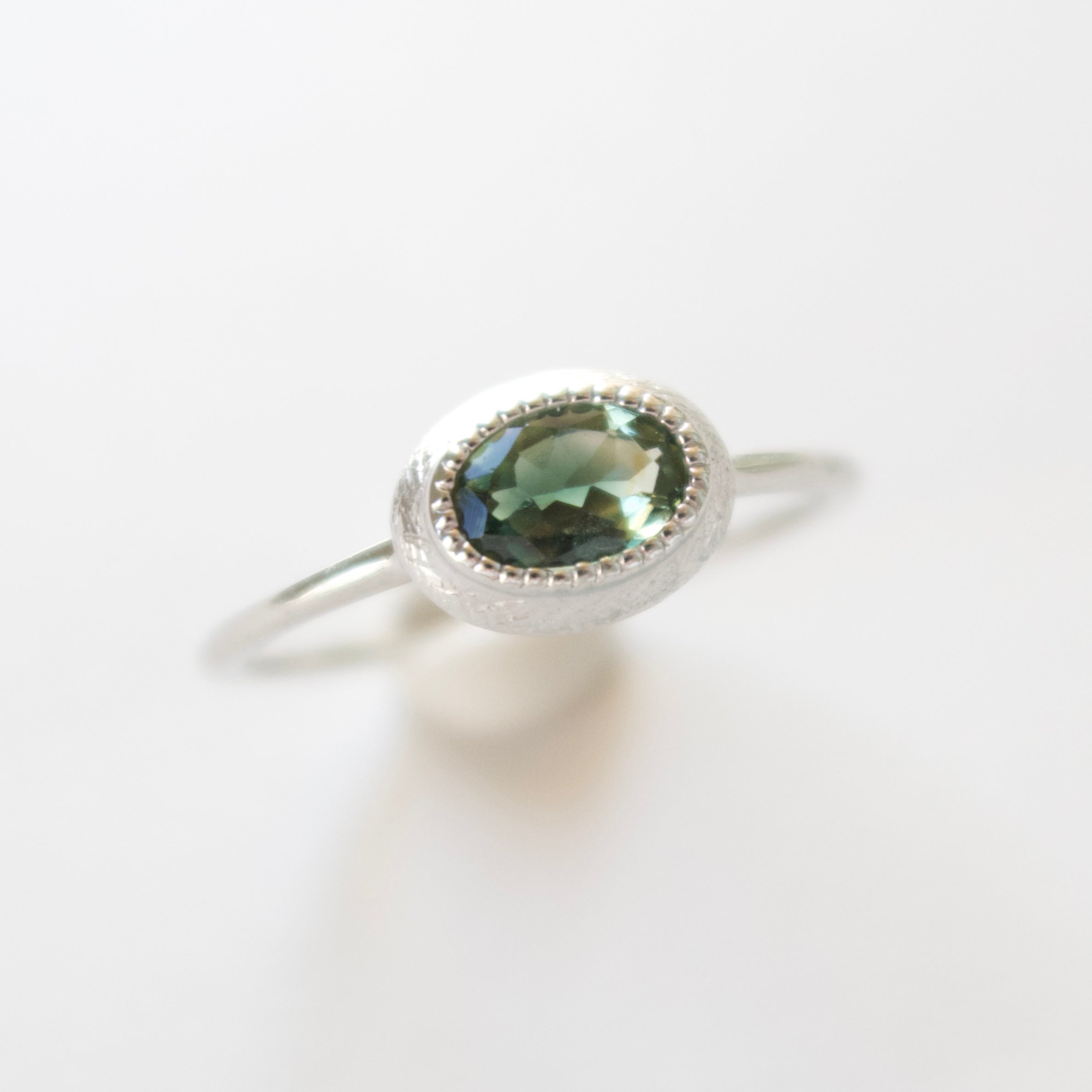 《グリーントルマリン｜Green Tourmaline》バイカラー天然石リング／silver925