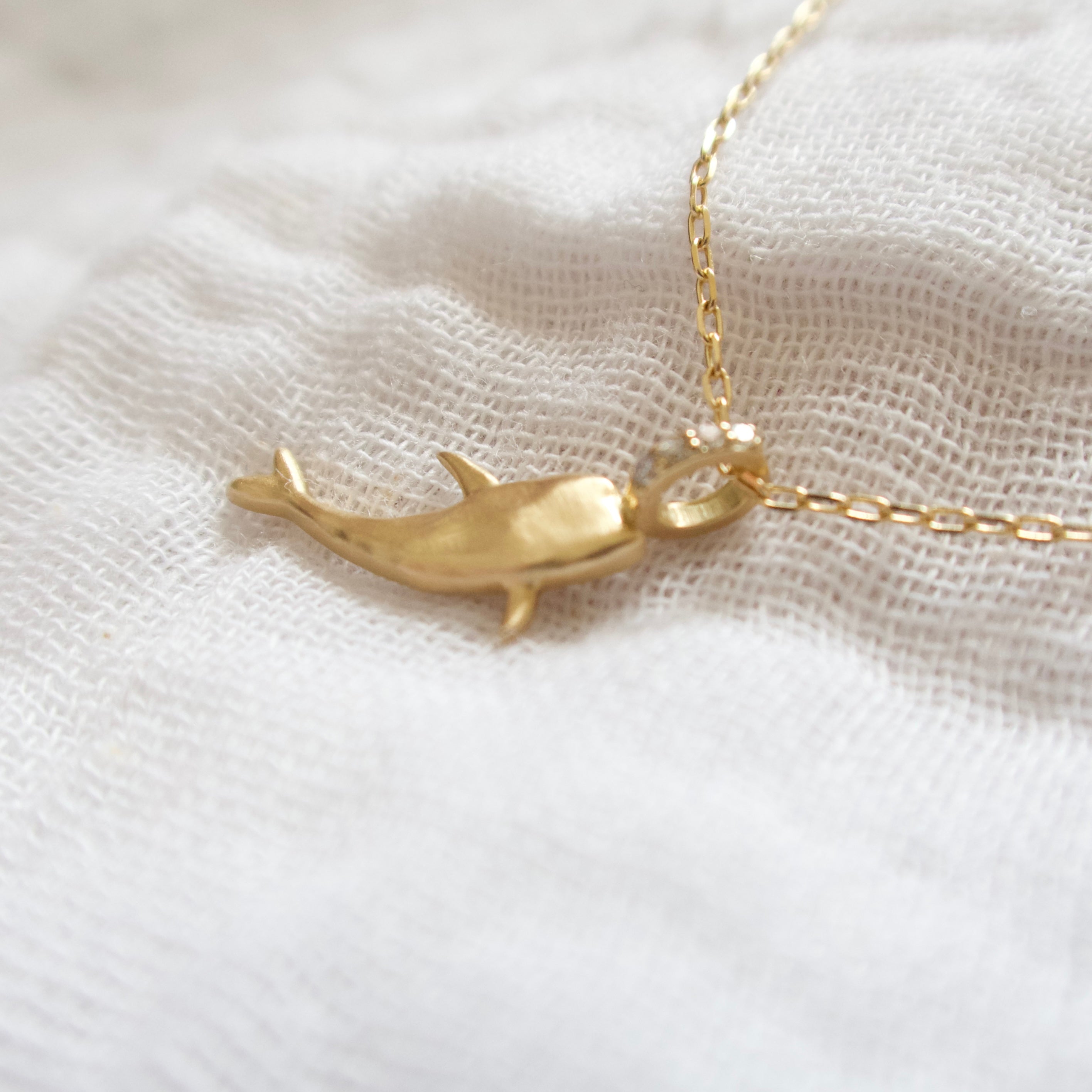 《イルカ／クジラ｜Dolphin & Whale》14KYG ダイヤモンドネックレストップ