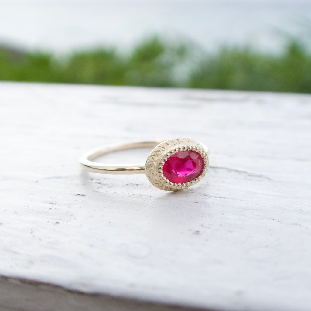 《ルビー｜Ruby》ピンクの花・天然石リング