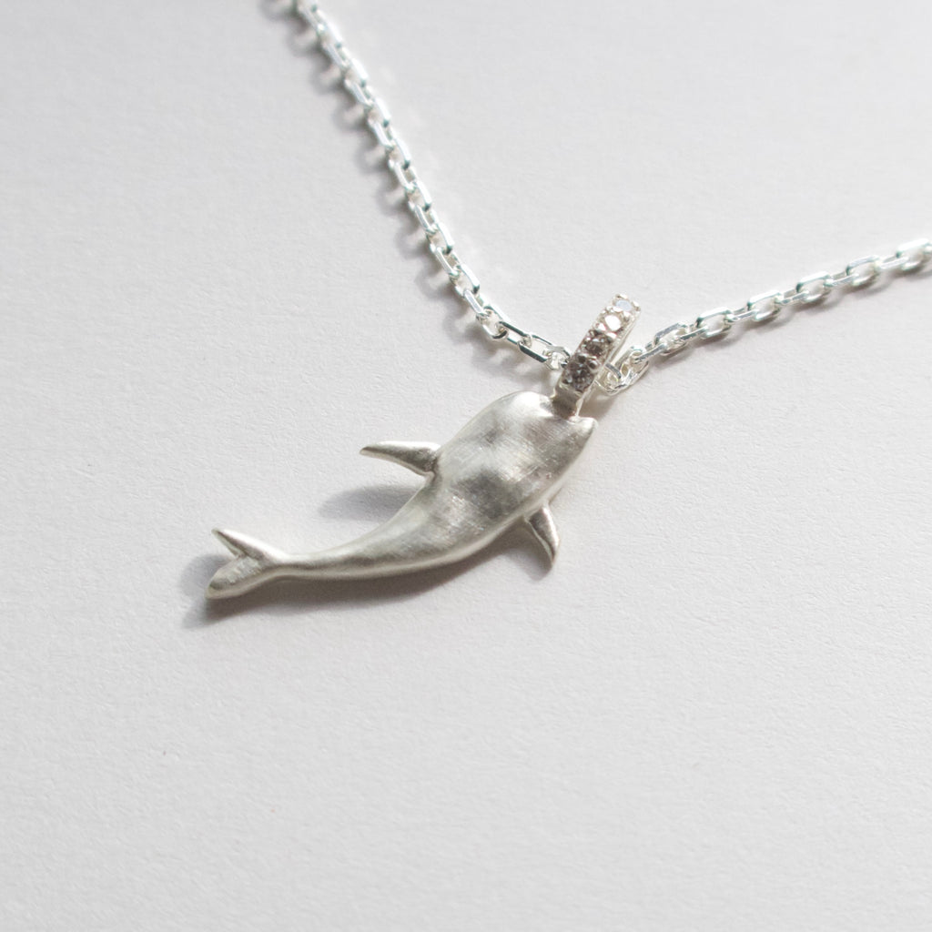 《イルカ／クジラ｜Dolphin ＆Whale》  Silver925  ダイヤモンドネックレストップ
