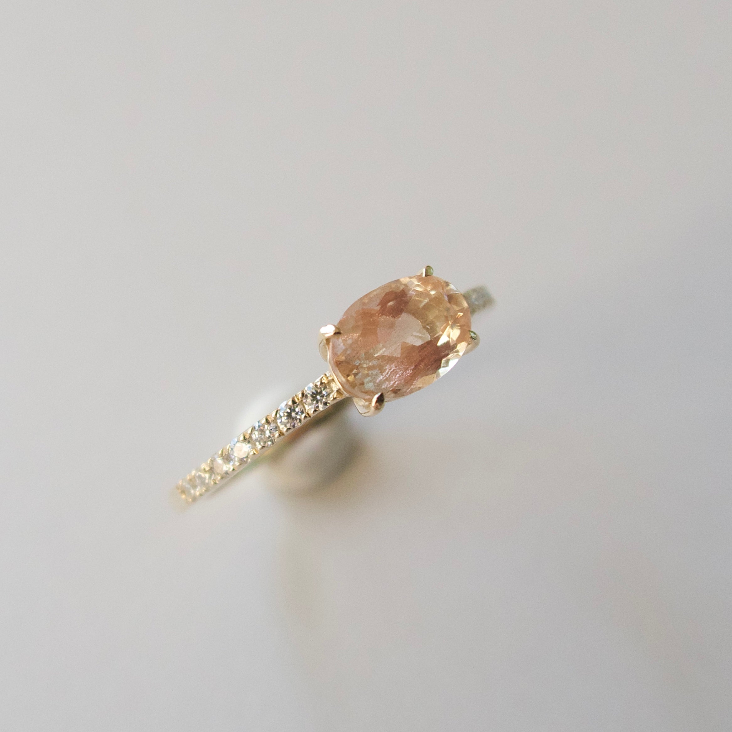 《オレゴンサンストーン｜Oregon Sunstone》天然石ハーフエタニティリング