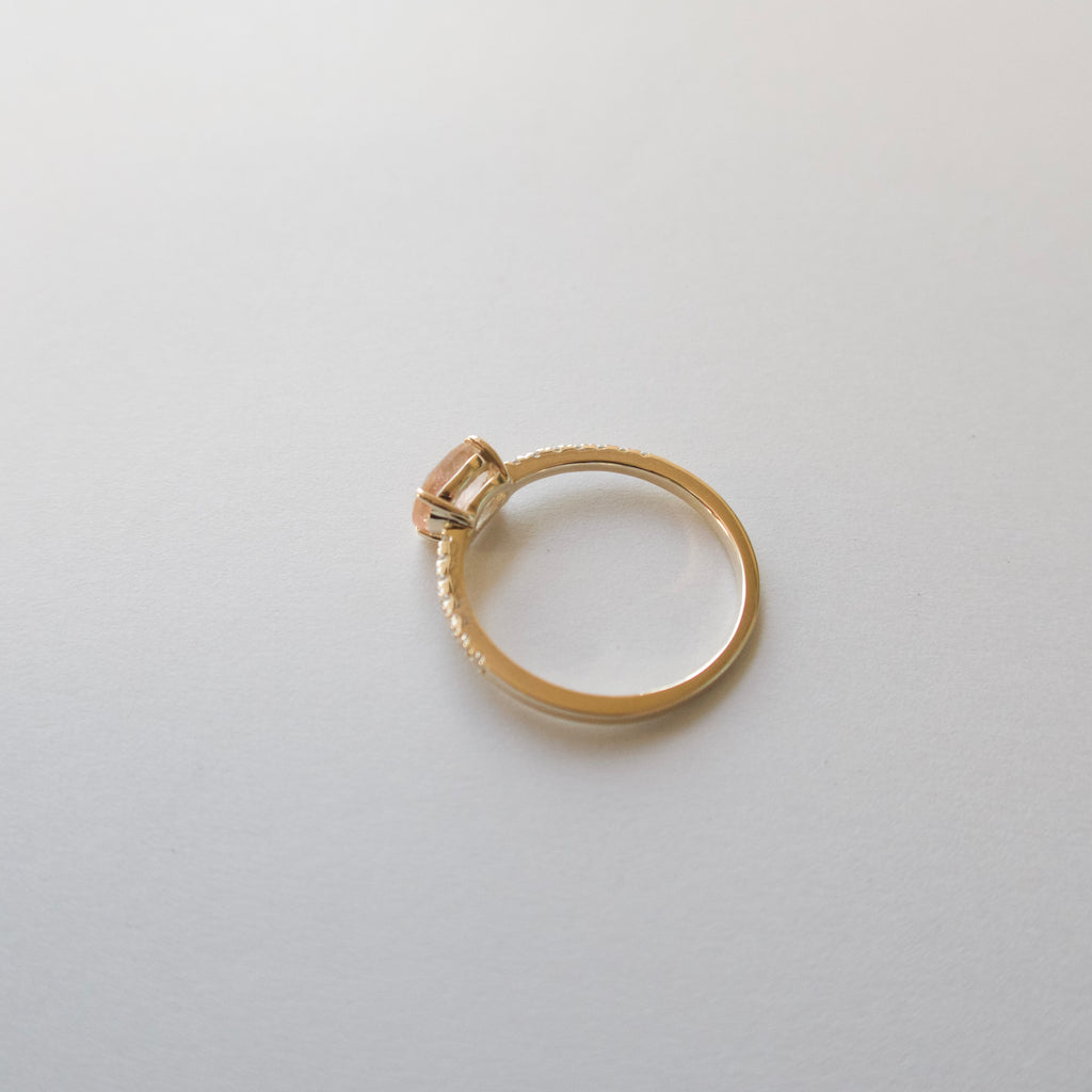 《オレゴンサンストーン｜Oregon Sunstone》天然石ハーフエタニティリング