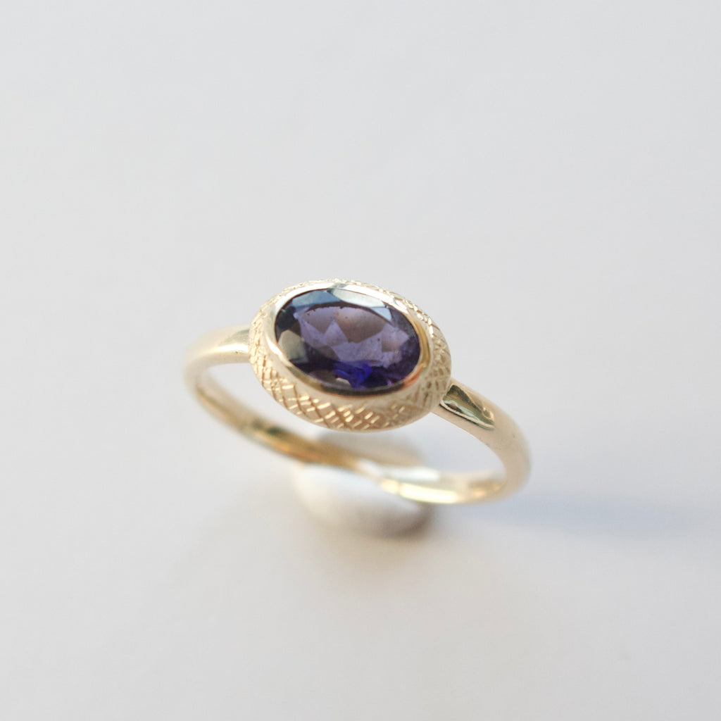 《アイオライトサンストーン｜Iolite Sunstone》【夜空の石】天然石リング