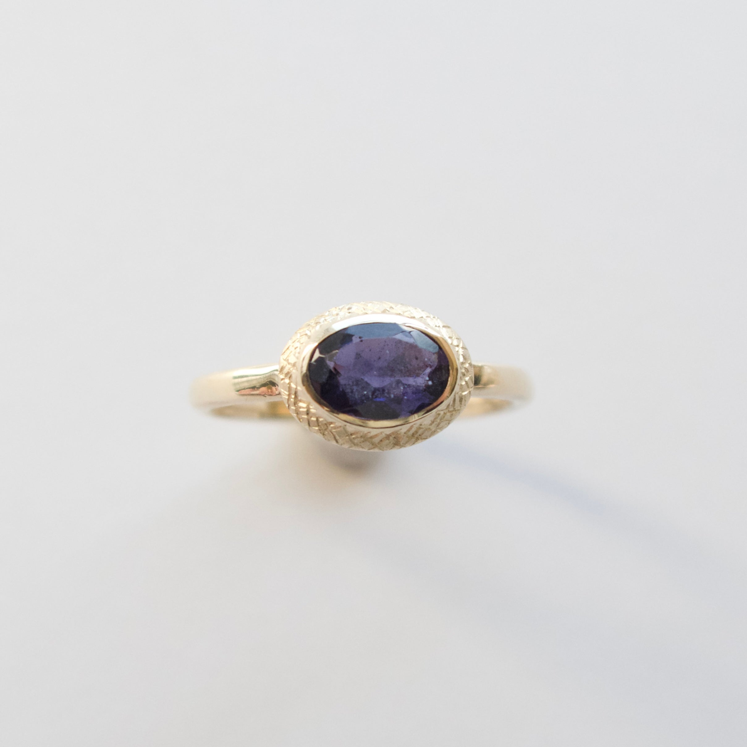 《アイオライトサンストーン｜Iolite Sunstone》【夜空の石】天然石リング