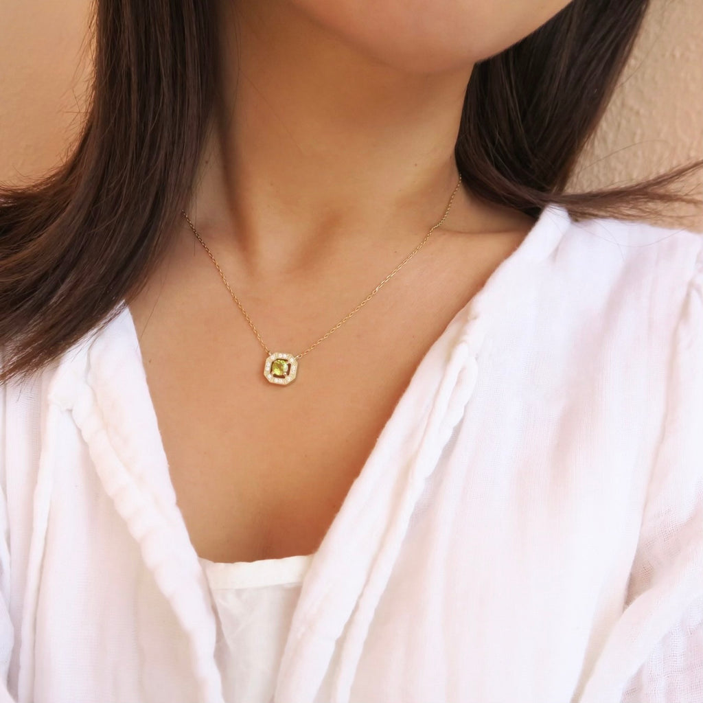 《レインボームーンストーン｜Rainbow Moonstone》 ブルーシラー・天然石ネックレス